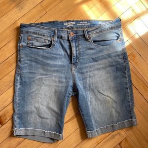 Denizen from Levi's Bermudas for Women 